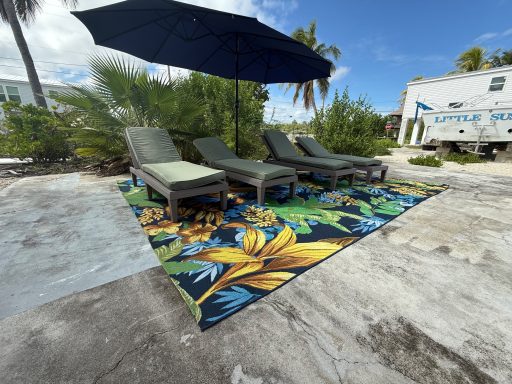 Outside lounge
